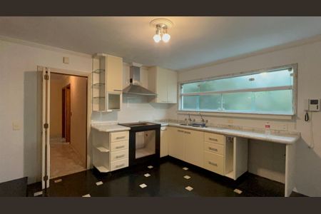 Casa à venda com 220m², 4 quartos e 2 vagas Casa à venda com 220m², 4 quartos e 2 vagasCozinha
