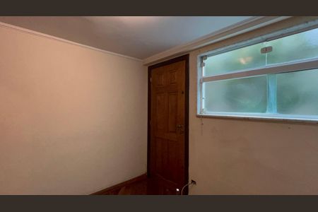 Casa à venda com 220m², 4 quartos e 2 vagas Casa à venda com 220m², 4 quartos e 2 vagasEscritório