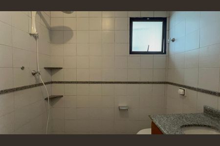 Casa à venda com 220m², 4 quartos e 2 vagas Casa à venda com 220m², 4 quartos e 2 vagasBanheiro da Suíte