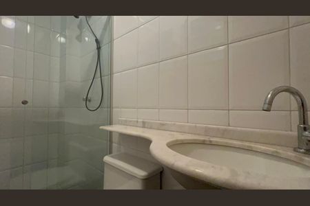 Casa à venda com 220m², 4 quartos e 2 vagas Casa à venda com 220m², 4 quartos e 2 vagasBanheiro 2
