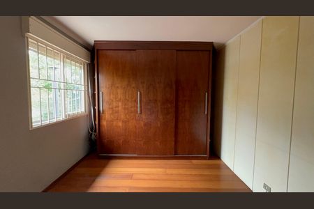 Casa à venda com 220m², 4 quartos e 2 vagas Casa à venda com 220m², 4 quartos e 2 vagasQuarto 2