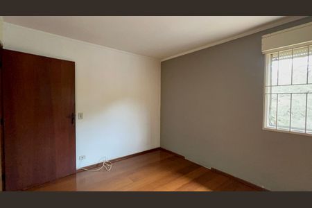 Casa à venda com 220m², 4 quartos e 2 vagas Casa à venda com 220m², 4 quartos e 2 vagasQuarto 2