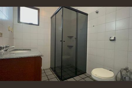 Casa à venda com 220m², 4 quartos e 2 vagas Casa à venda com 220m², 4 quartos e 2 vagasBanheiro