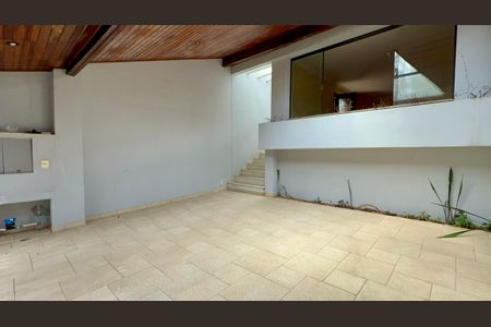 Casa à venda com 220m², 4 quartos e 2 vagas Casa à venda com 220m², 4 quartos e 2 vagasGaragem