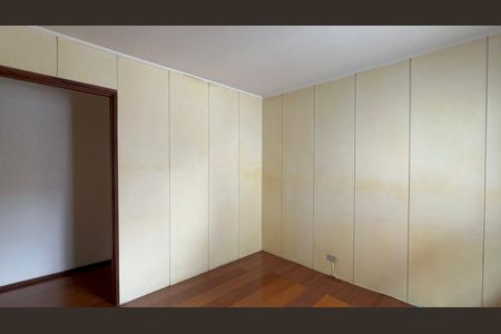 Casa à venda com 220m², 4 quartos e 2 vagas Casa à venda com 220m², 4 quartos e 2 vagasQuarto 1