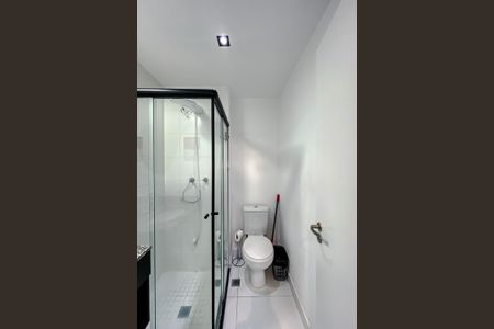 Banheiro de kitnet/studio para alugar com 1 quarto, 19m² em Brás, São Paulo