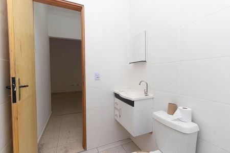 Banheiro de apartamento para alugar com 1 quarto, 50m² em Jardim Palmira, Guarulhos