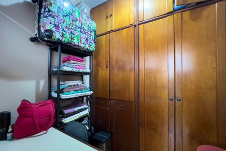 Apartamento à venda com 143m², 3 quartos e 2 vagas Apartamento à venda com 143m², 3 quartos e 2 vagasQuarto de Serviço