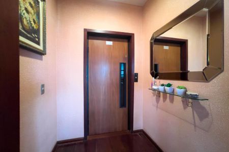 Apartamento à venda com 143m², 3 quartos e 2 vagas Apartamento à venda com 143m², 3 quartos e 2 vagasHall de Entrada