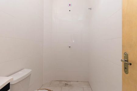 Banheiro de apartamento para alugar com 1 quarto, 49m² em Jardim Palmira, Guarulhos