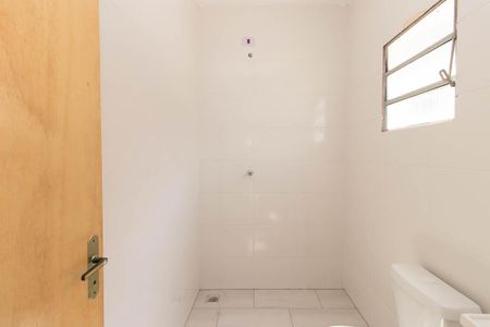 Banheiro de apartamento para alugar com 1 quarto, 50m² em Jardim Palmira, Guarulhos