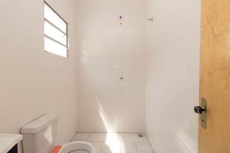 Banheiro de apartamento para alugar com 1 quarto, 50m² em Jardim Palmira, Guarulhos