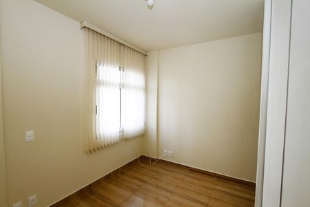 Apartamento à venda com 115m², 3 quartos e 1 vagaQuarto 2