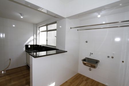 Apartamento à venda com 115m², 3 quartos e 1 vagaÁrea de Serviço