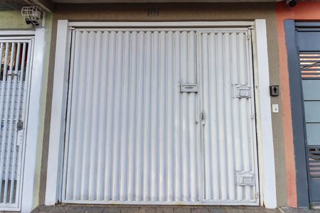 Casa para alugar com 120m², 3 quartos e 4 vagas Casa para alugar com 120m², 3 quartos e 4 vagasFachada