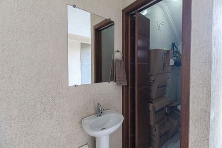 Casa para alugar com 120m², 3 quartos e 4 vagas Casa para alugar com 120m², 3 quartos e 4 vagasBanheiro da Garagem