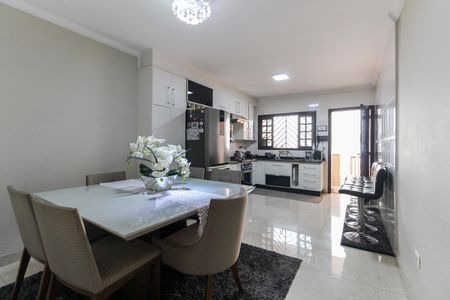 Casa para alugar com 120m², 3 quartos e 4 vagas Casa para alugar com 120m², 3 quartos e 4 vagasCozinha