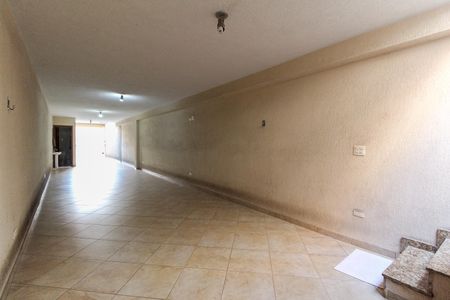 Casa para alugar com 120m², 3 quartos e 4 vagas Casa para alugar com 120m², 3 quartos e 4 vagasGaragem