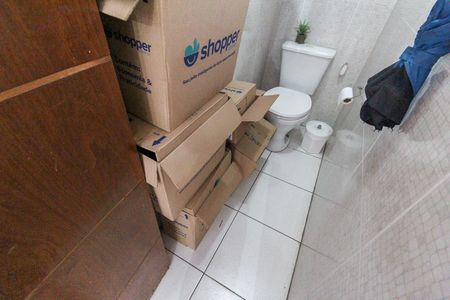 Casa para alugar com 120m², 3 quartos e 4 vagas Casa para alugar com 120m², 3 quartos e 4 vagasBanheiro da Garagem