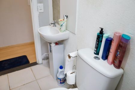 Apartamento à venda com 42m², 2 quartos e 1 vaga Apartamento à venda com 42m², 2 quartos e 1 vagaBanheiro Social