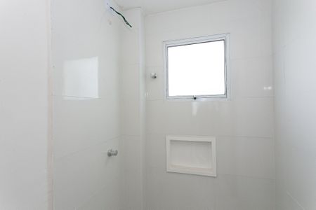 Apartamento à venda com 37m², 2 quartos e sem vaga Apartamento à venda com 37m², 2 quartos e sem vagaBanheiro Social