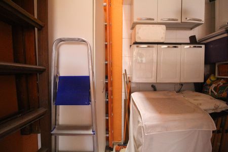 Casa de condomínio à venda com 70m², 3 quartos e 1 vagaÁrea de serviço