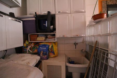 Casa de condomínio à venda com 70m², 3 quartos e 1 vagaÁrea de serviço