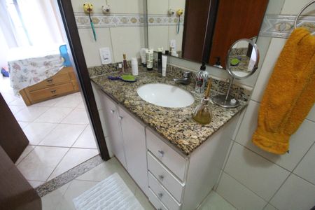 Casa de condomínio à venda com 70m², 3 quartos e 1 vagaBanheiro da suíte