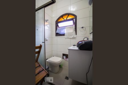 Casa à venda com 180m², 5 quartos e 5 vagas Casa à venda com 180m², 5 quartos e 5 vagasBanheiro suíte