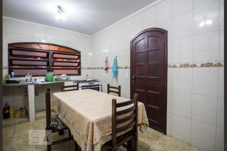 Casa à venda com 180m², 5 quartos e 5 vagas Casa à venda com 180m², 5 quartos e 5 vagasCozinha