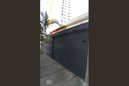 Casa à venda com 180m², 5 quartos e 5 vagas Casa à venda com 180m², 5 quartos e 5 vagasFachada