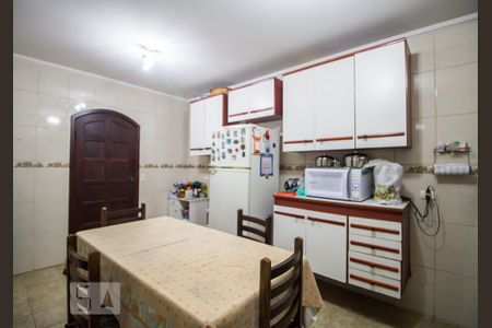 Casa à venda com 180m², 5 quartos e 5 vagas Casa à venda com 180m², 5 quartos e 5 vagasCozinha