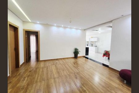 Sala de casa para alugar com 4 quartos, 384m² em Santa Cruz Industrial, Contagem