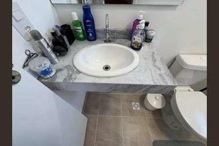 Apartamento à venda com 48m², 2 quartos e 1 vaga Apartamento à venda com 48m², 2 quartos e 1 vagaBanheiro