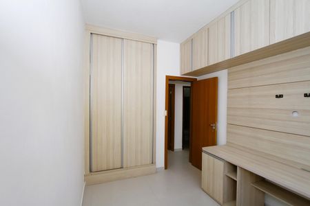 Apartamento à venda com 75m², 3 quartos e 1 vagaQuarto 2