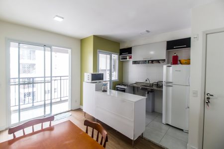 Sala de apartamento para alugar com 2 quartos, 45m² em Jardim Copiuva, Carapicuíba