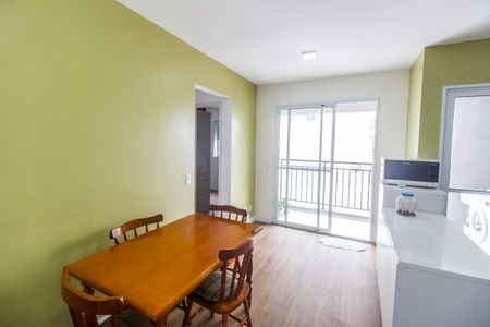 Sala de apartamento para alugar com 2 quartos, 45m² em Jardim Copiuva, Carapicuíba