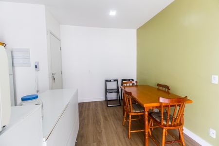 Sala de apartamento para alugar com 2 quartos, 45m² em Jardim Copiuva, Carapicuíba