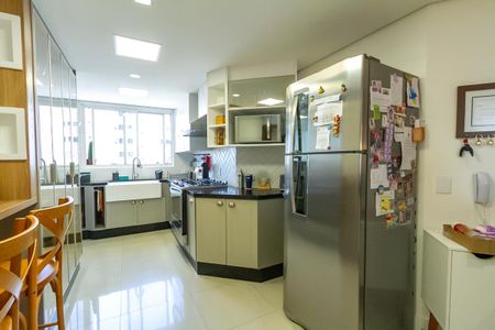 Apartamento à venda com 138m², 6 quartos e 2 vagasCozinha