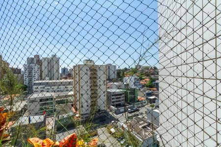 Apartamento à venda com 138m², 6 quartos e 2 vagasVista da Suíte 2