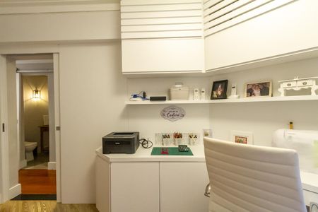 Apartamento à venda com 138m², 6 quartos e 2 vagasEscritório