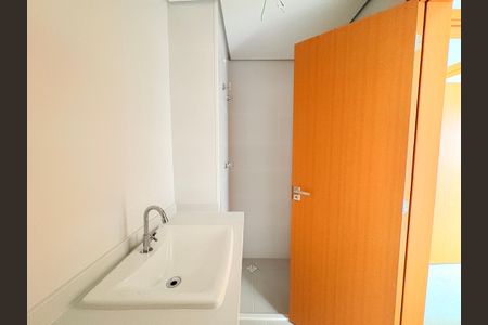 Apartamento à venda com 95m², 2 quartos e 2 vagasBanheiro da Suíte