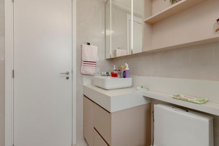 Apartamento à venda com 136m², 3 quartos e 2 vagas Apartamento à venda com 136m², 3 quartos e 2 vagasBanheiro da Suíte 2