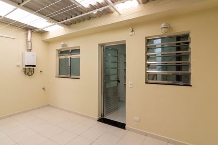 Casa para alugar com 220m², 3 quartos e 1 vaga Casa para alugar com 220m², 3 quartos e 1 vagaQuintal