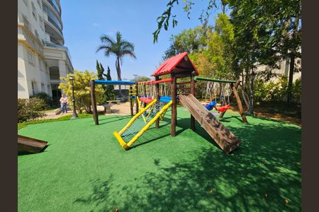 Apartamento para alugar com 120m², 3 quartos e 3 vagasÁrea comum - Playground