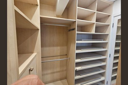 Apartamento para alugar com 120m², 3 quartos e 3 vagasCloset da suíte 2