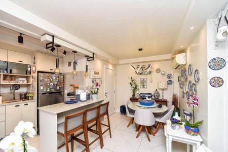 Apartamento à venda com 67m², 2 quartos e 1 vaga Apartamento à venda com 67m², 2 quartos e 1 vagaSala