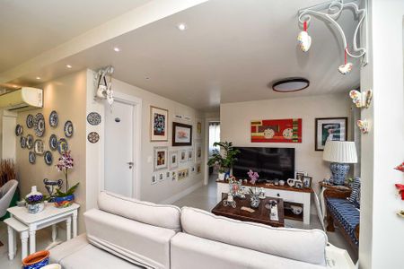 Apartamento à venda com 67m², 2 quartos e 1 vaga Apartamento à venda com 67m², 2 quartos e 1 vagaSala