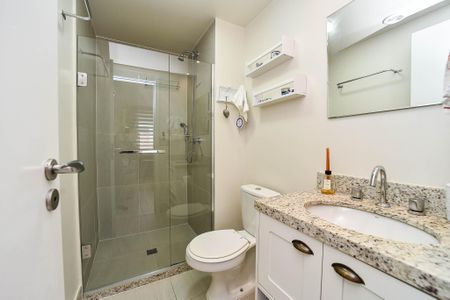 Apartamento à venda com 67m², 2 quartos e 1 vaga Apartamento à venda com 67m², 2 quartos e 1 vagaBanheiro Social