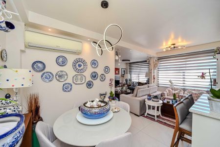 Apartamento à venda com 67m², 2 quartos e 1 vaga Apartamento à venda com 67m², 2 quartos e 1 vagaSala